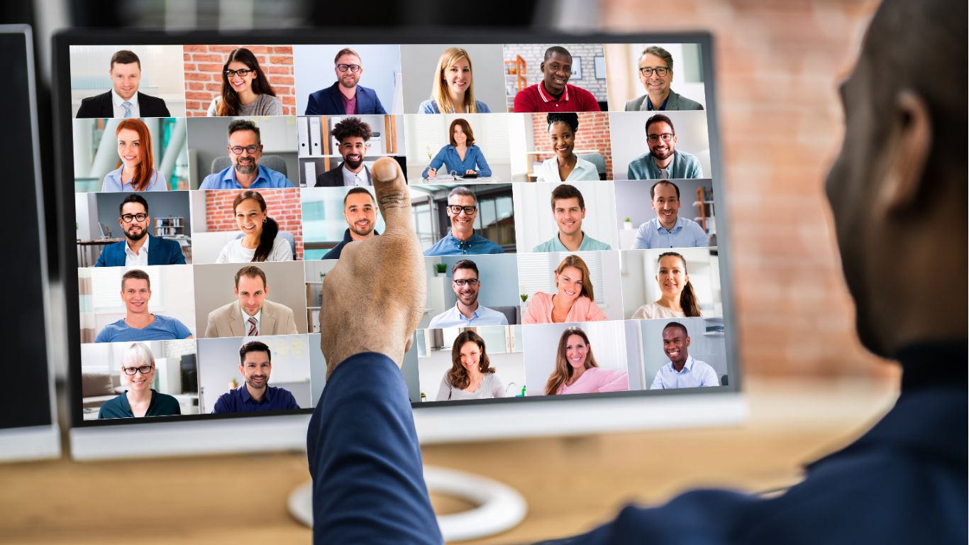 Participants à un webinaire